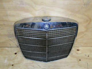 1481 Mercedes-Benz W108 280SE Bonnet Grill Chrome