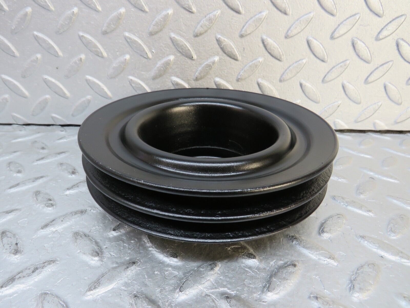 37651 Mercedes-Benz W109 300SEL Water Pump Pulley