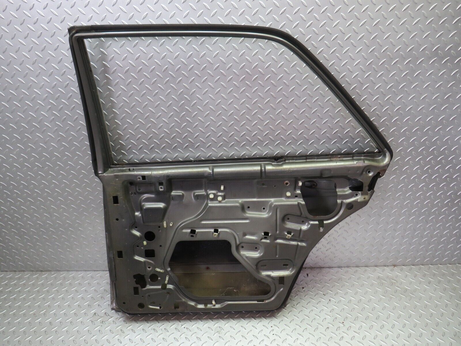 36223 Mercedes-Benz W126 420SE Rear Right Door