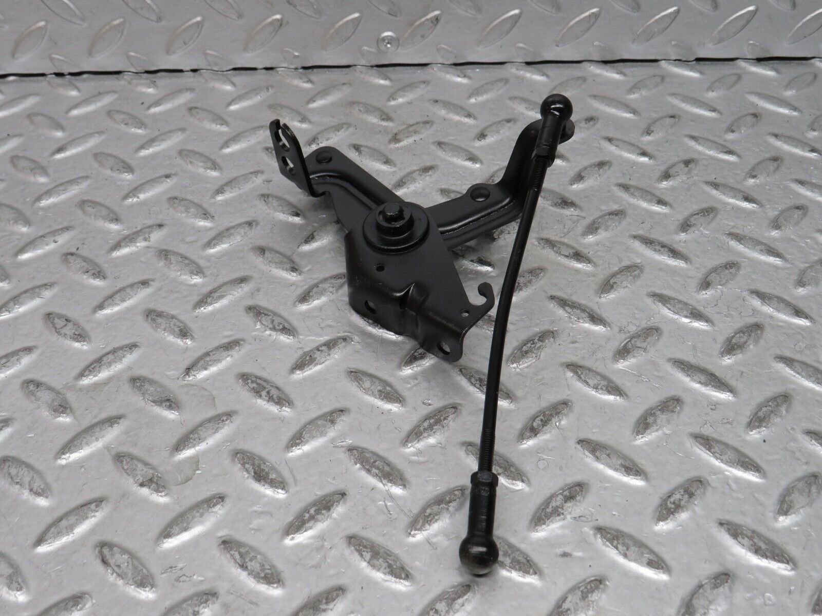 28459 Mercedes-Benz S123 240D Wagon Throttle Linkage