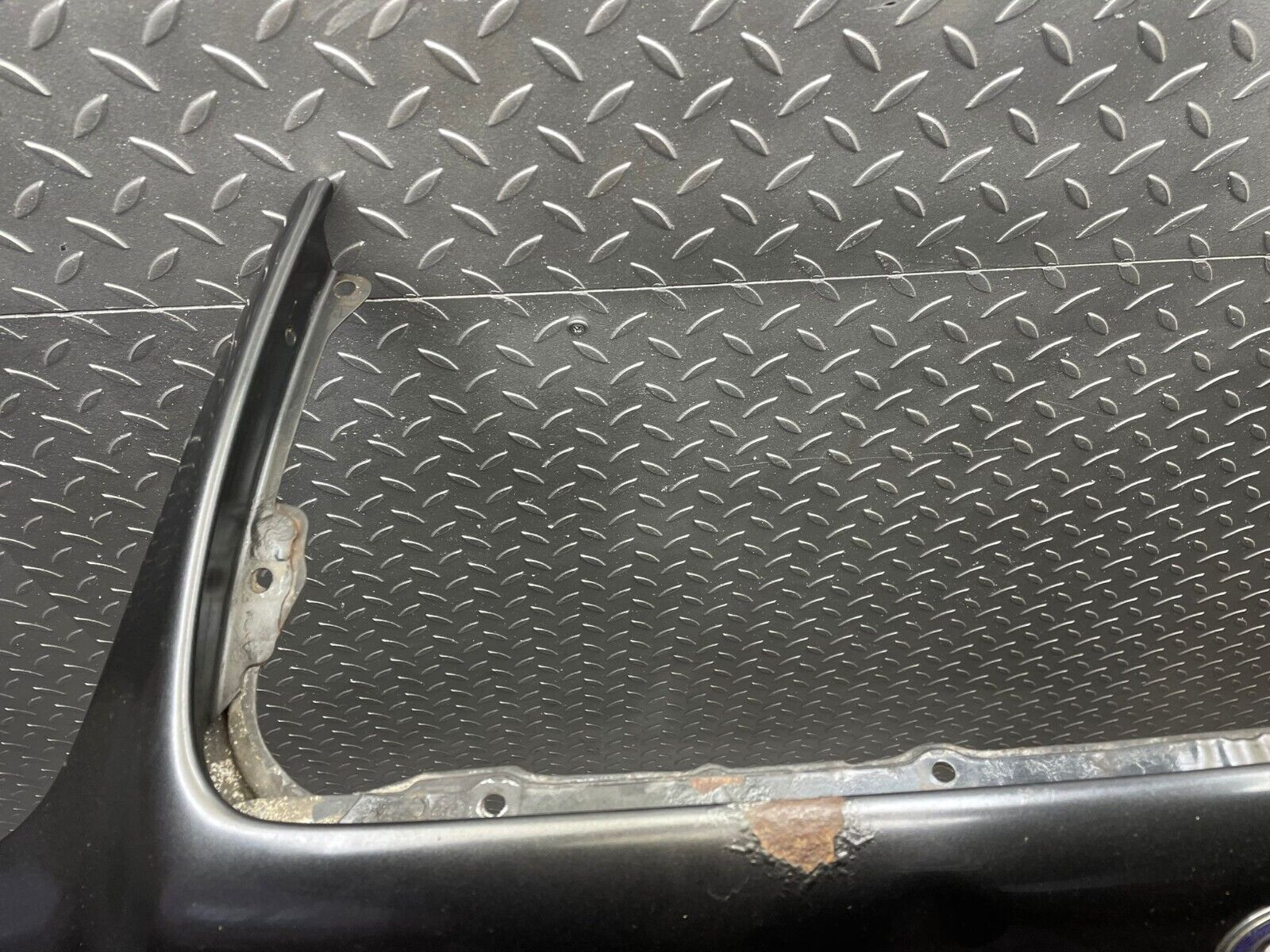 38193 Mercedes-Benz A124 320E Cabriolet Bonnet