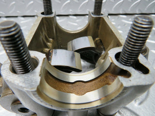 21743 Mercedes-Benz W126 300SE Rocker Arms Camshaft Bearing Block 1030510610