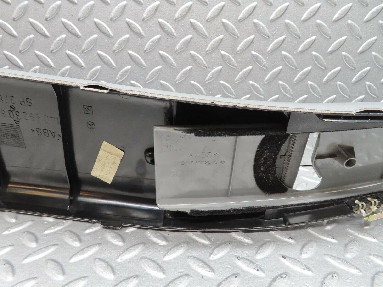 14900 Mercedes-Benz W140 S320 B Pillar Cover Right Side 1406923089