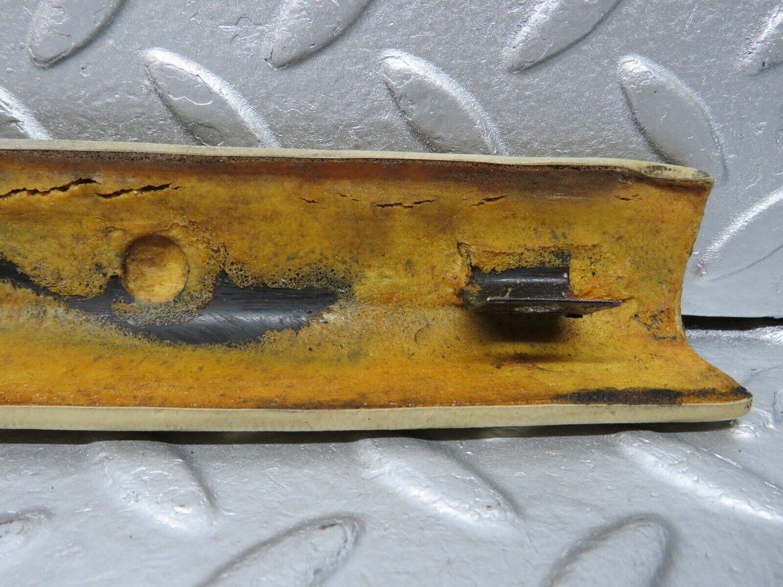 40193 Mercedes-Benz R107 Hard Top B Pillar Trim Left Side Beige