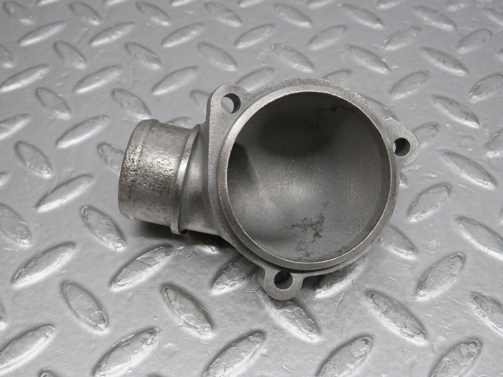 38109 Mercedes-Benz A124 320E Cabriolet Thermostat Housing 1032030274