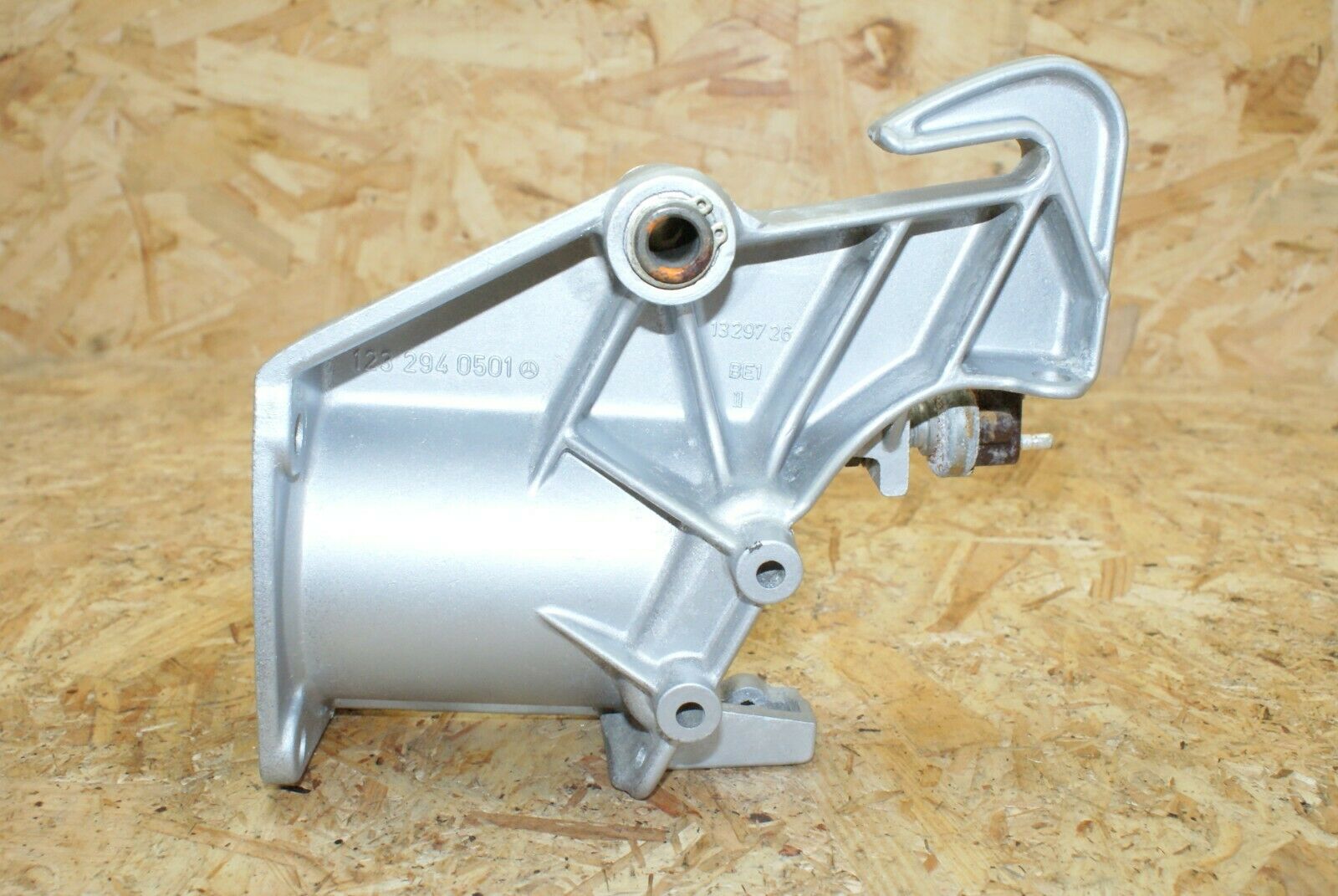 2408 Mercedes-Benz W123 280E Brake Pedal Bearing Bracket 1232940501