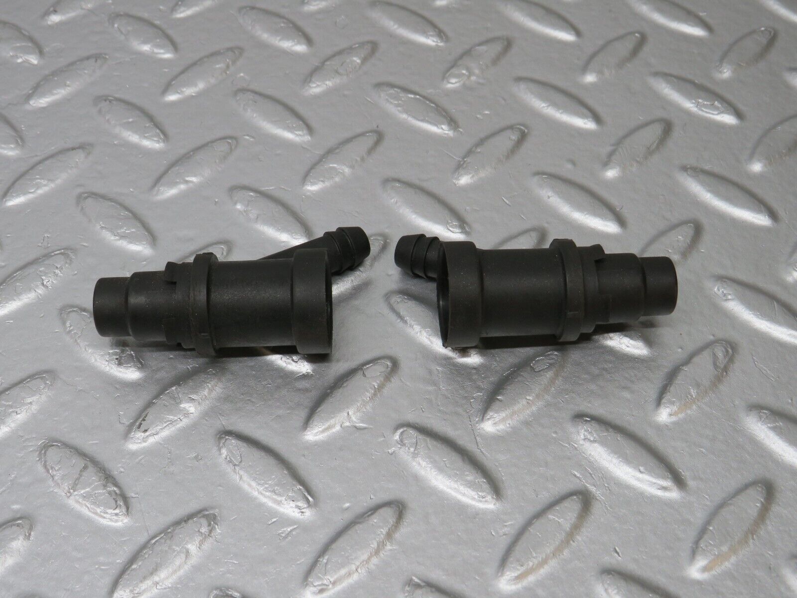 40265 Mercedes-Benz R107 Fuel Injector Holder 2x