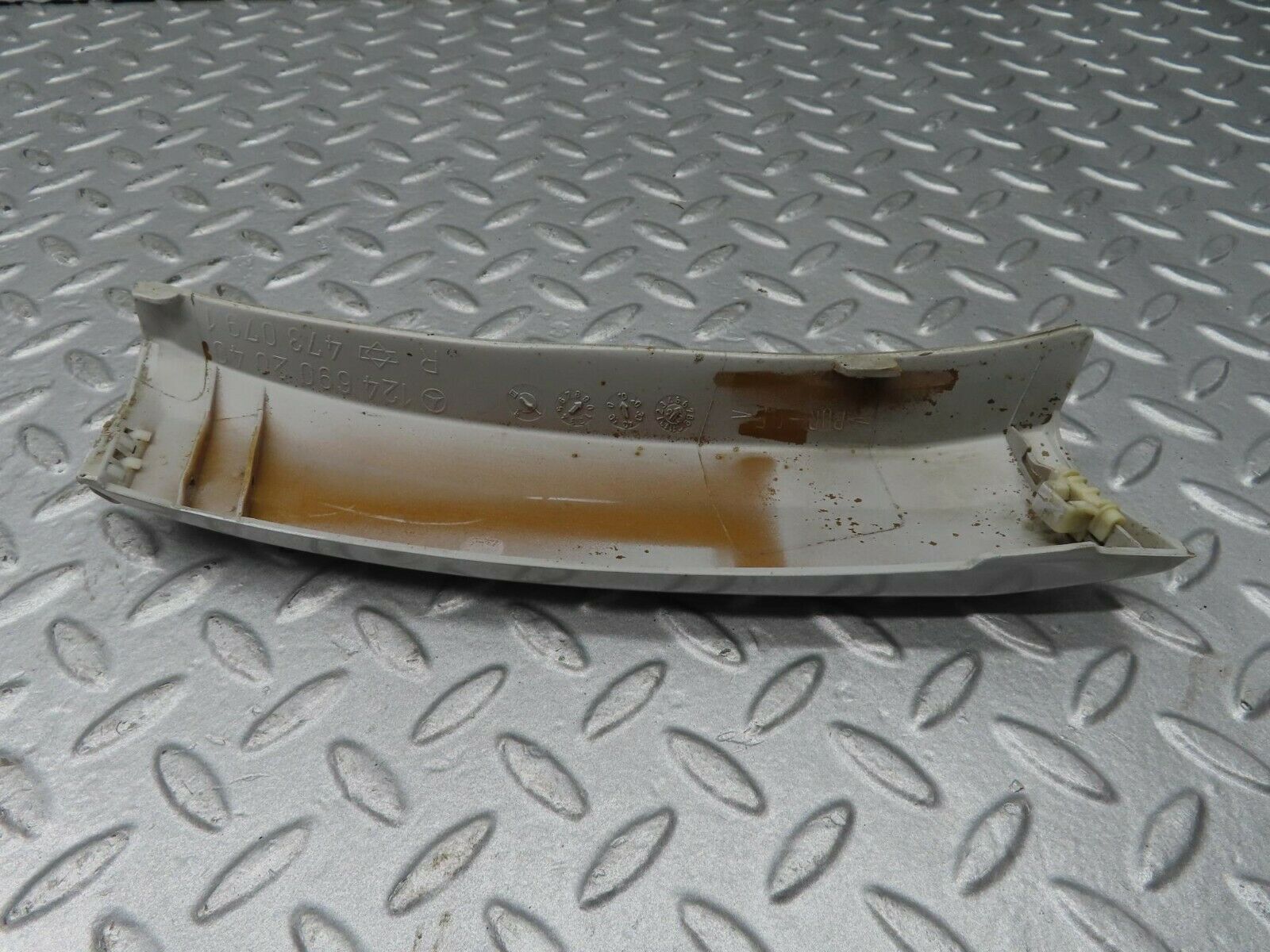 16326 Mercedes-Benz W124 260E Rear Right Fender Lower Moulding Trim 1246902040