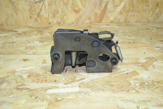 2250 Mercedes-Benz W123 280E Front Right Door Lock N/S