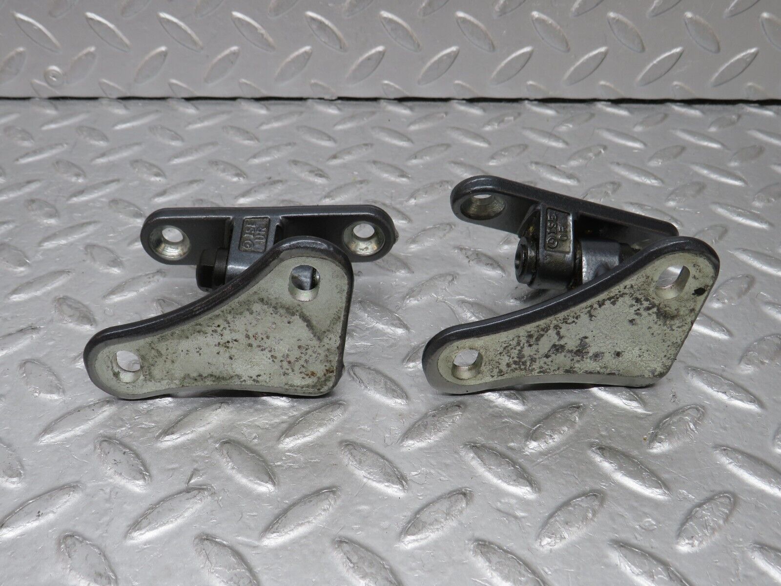 35266 Mercedes-Benz W221 Front Right Door Hinge