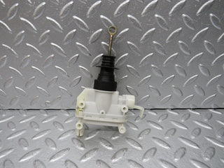 31395 Mercedes-Benz S124 220TE Door Lock Vacuum Actuator Hella Front Right