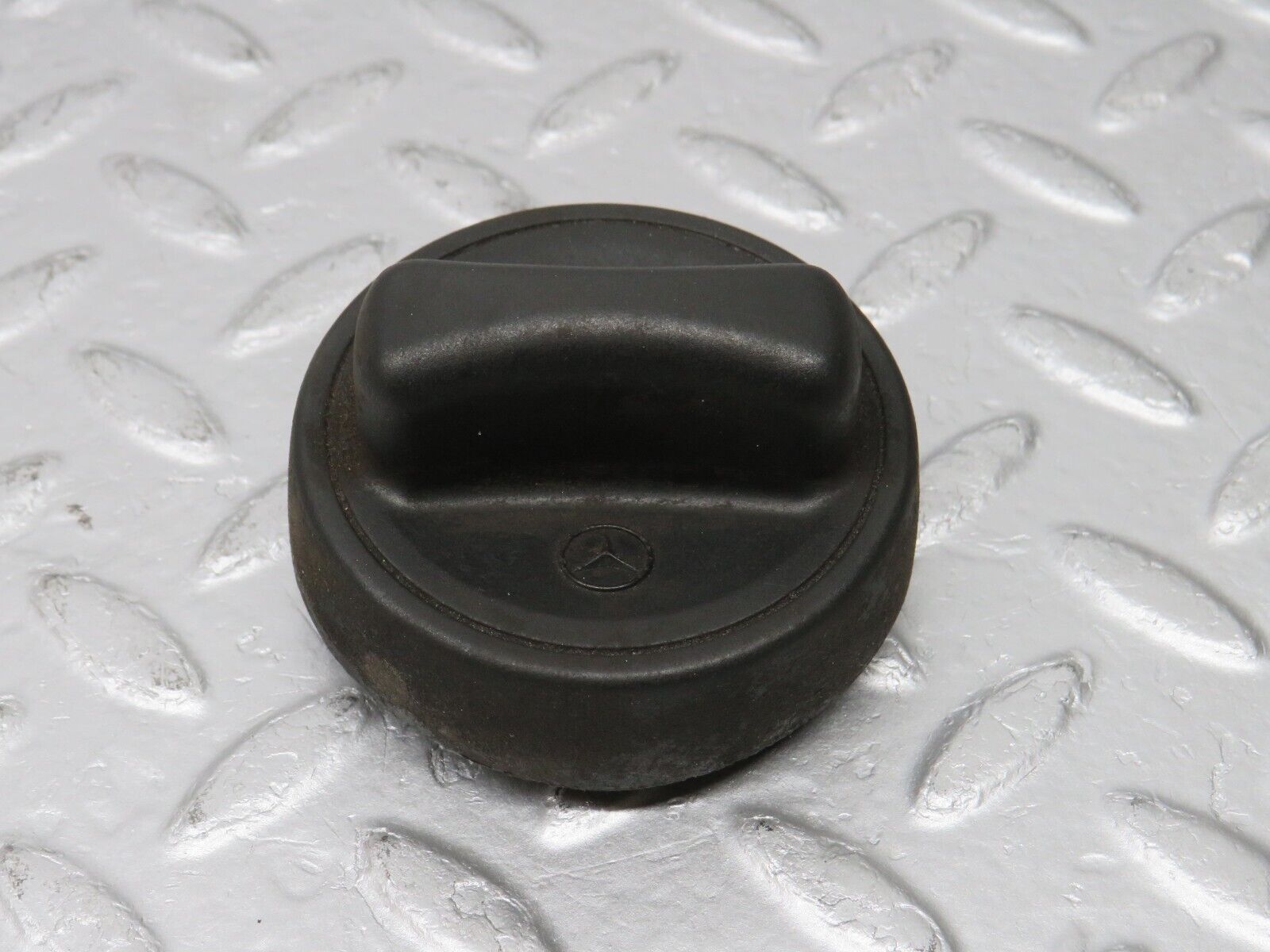 38590 Mercedes-Benz R129 280SL Coupe Fuel Tank Cap 1404700005