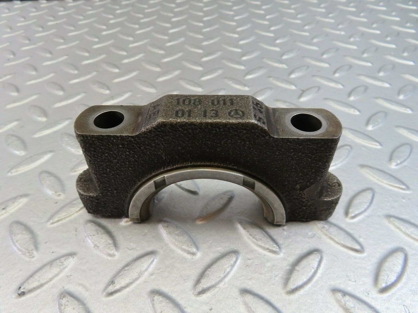 9872 Mercedes-Benz C123 280CE Coupe Crankshaft Bearing Holder Block 1080110113
