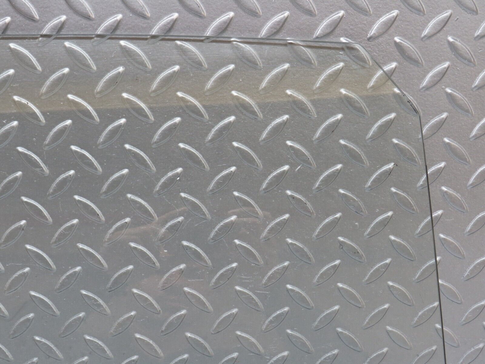 35874 Mercedes-Benz W108 Front Right Door Window Glass