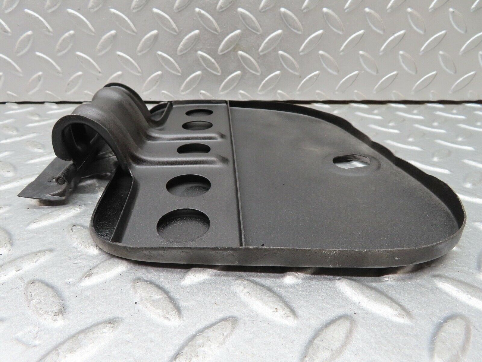 18702 Mercedes-Benz W120 W121 Ponton Fuel Tank Flap Cap