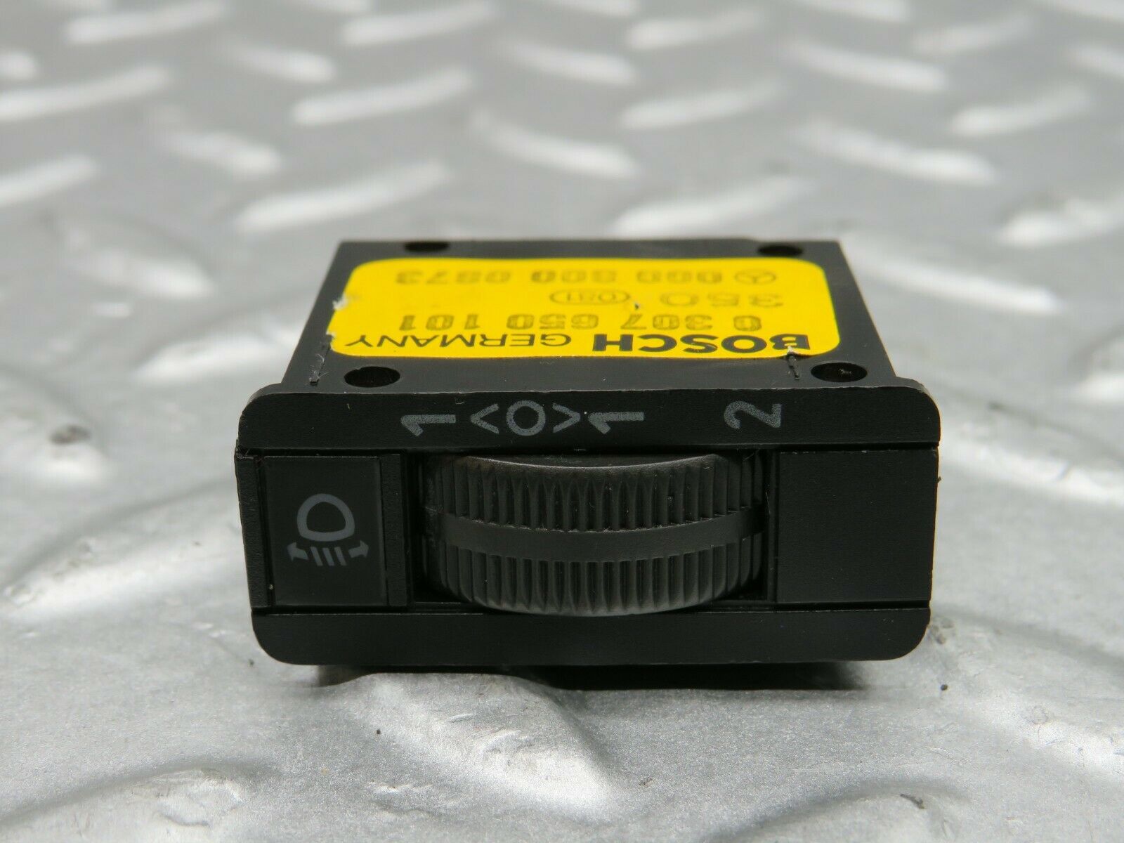 22294 Mercedes-Benz S123 280TE Wagon Headlight Level Switch 0307650101
