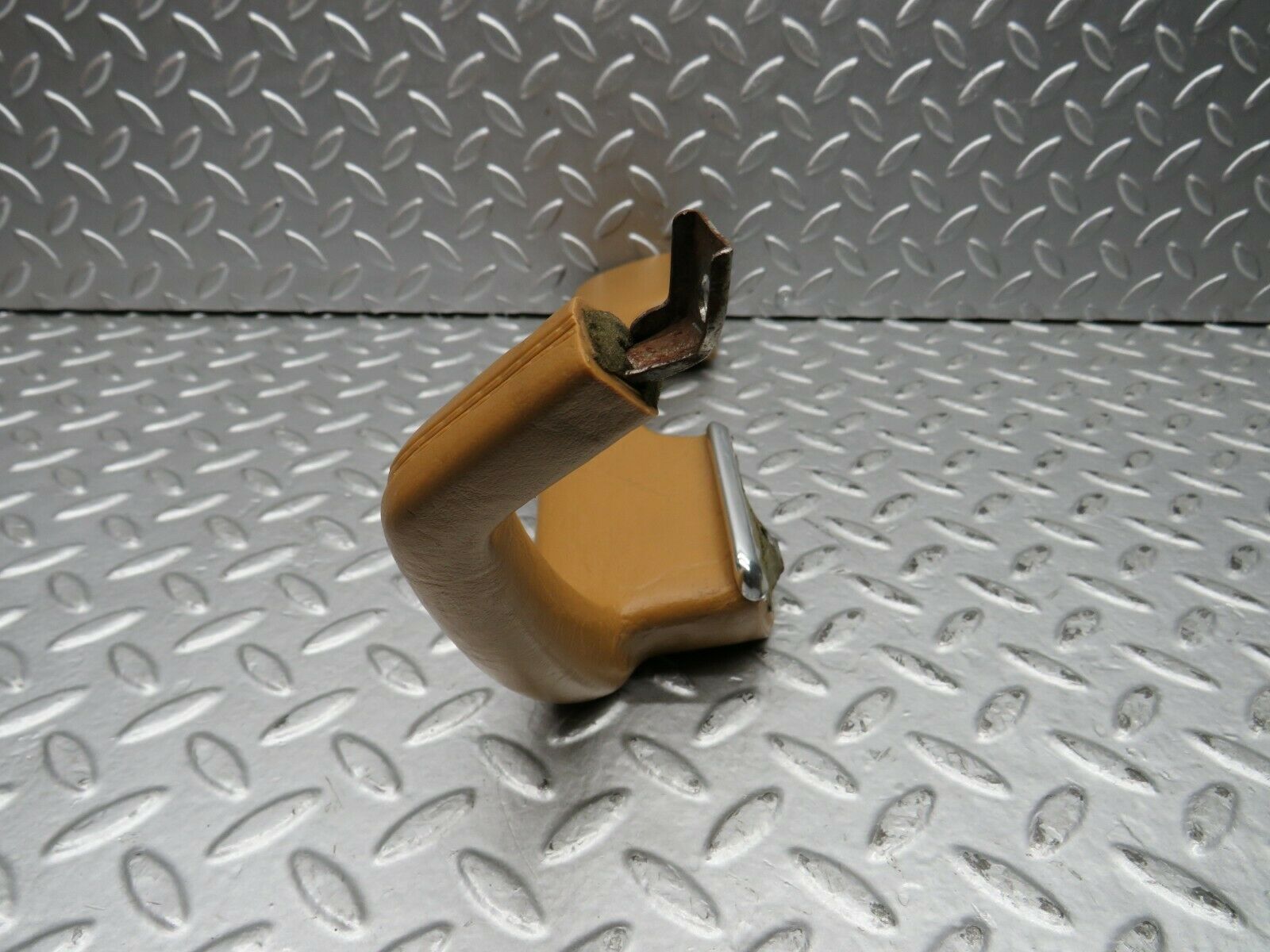 21967 Mercedes-Benz S123 280TE Left Interior Door Handle Palomino 1239701701