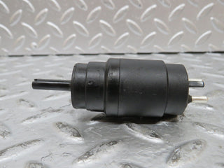 W124 Coupe windscreen washer pump used OEM