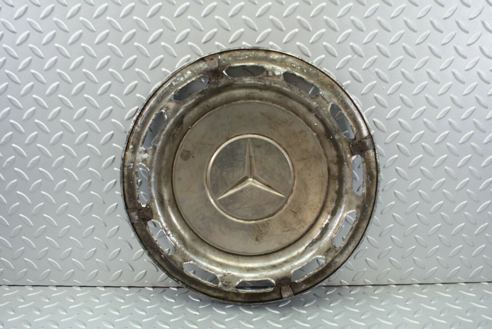 3141 Mercedes-Benz C107 350SLC Coupe Coupe Wheel Trim Hub Cap 14