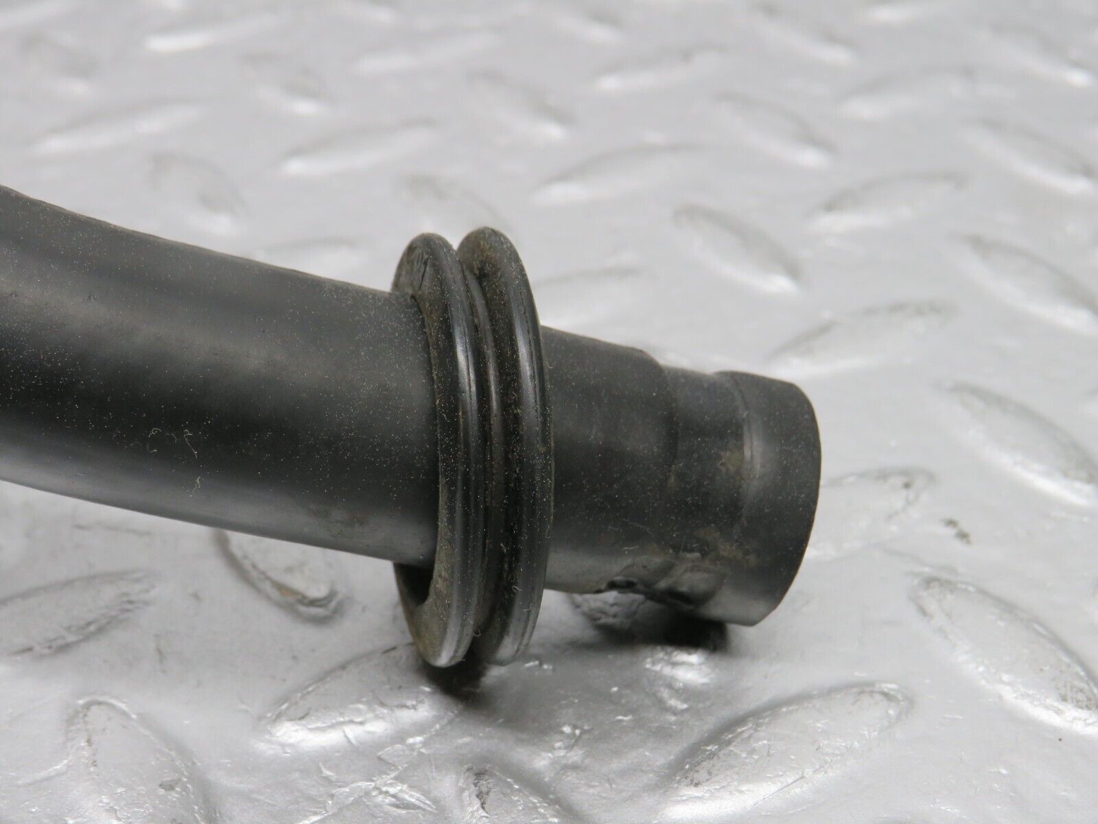 38561 Mercedes-Benz R129 280SL Coupe Coolant Hose Pipe 1298324494