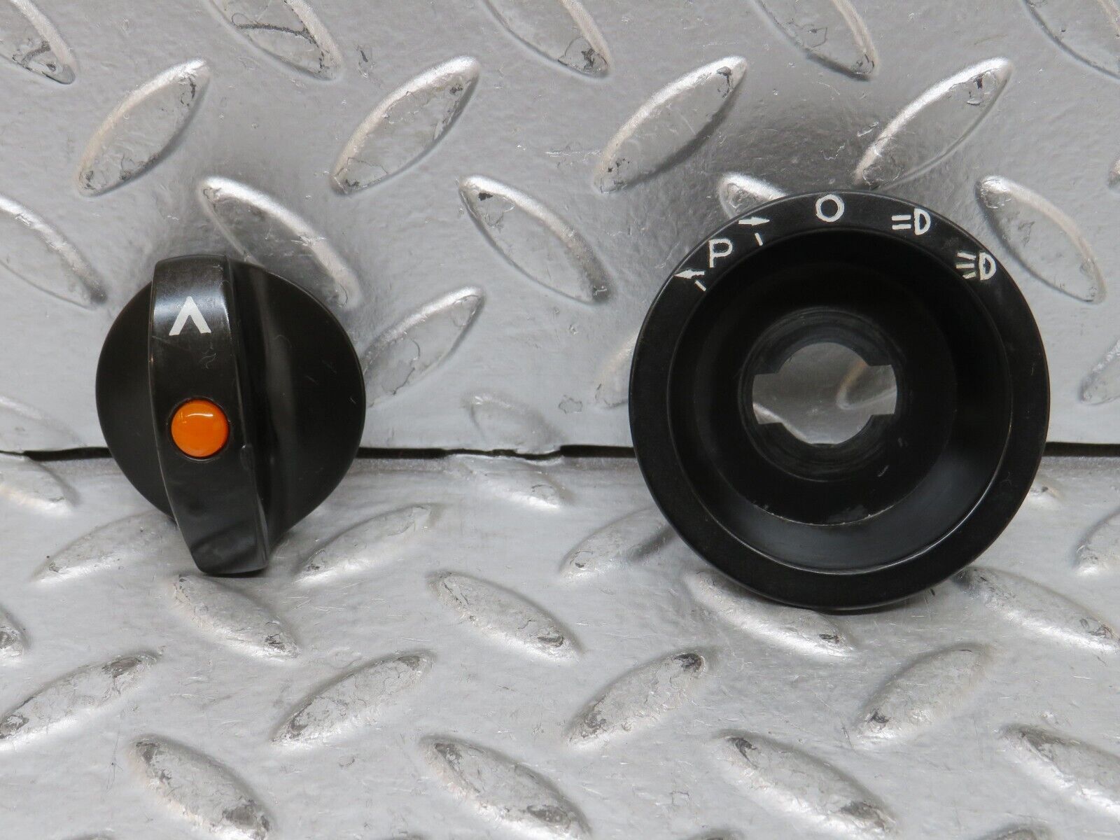27874 Mercedes-Benz W123 280E Headlight Switch Black Collar And Knob