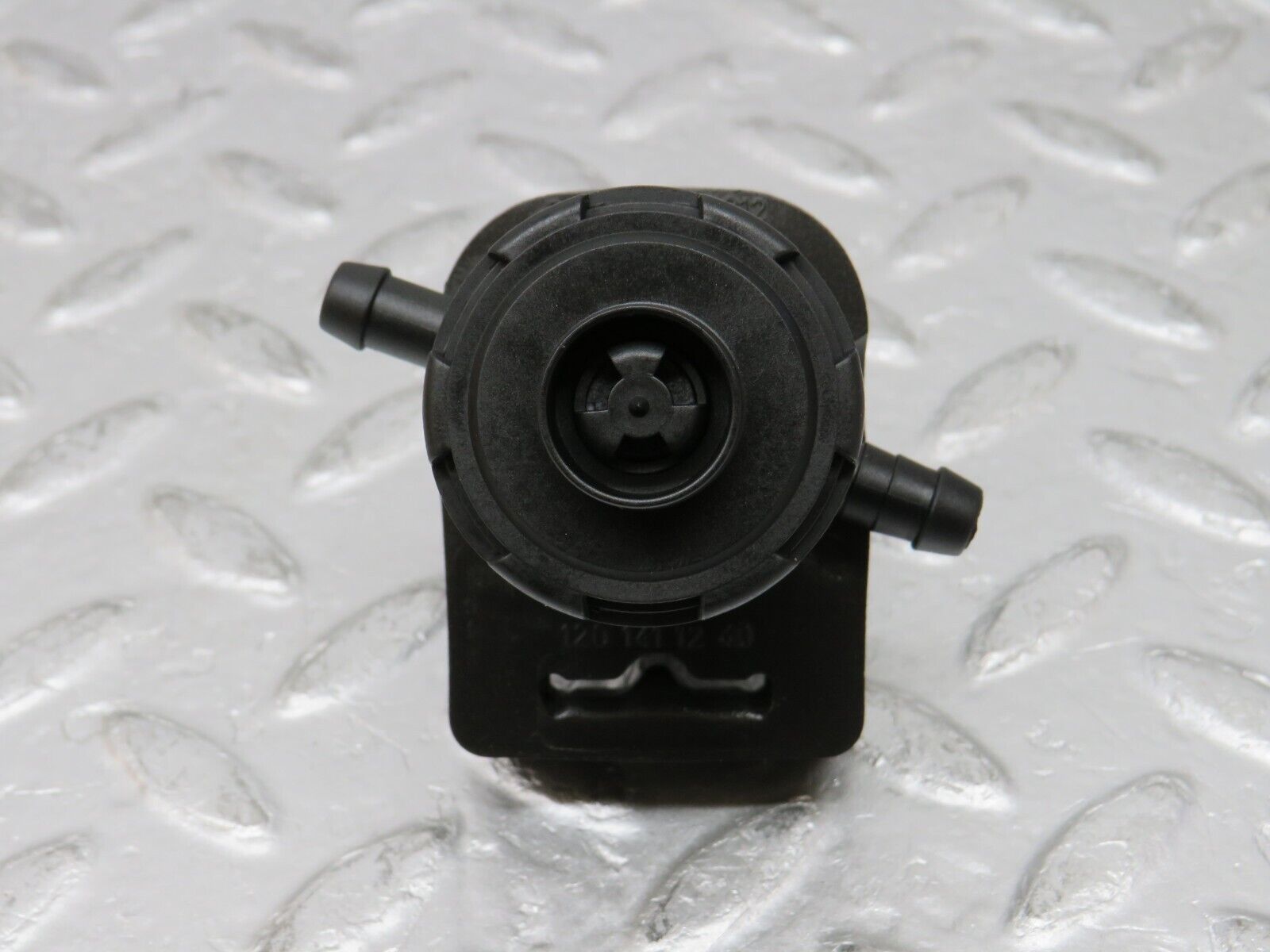 37756 Mercedes-Benz A124 320E Cabriolet Fuel Regeneration Vacuum Valve 0011408060 1201411240