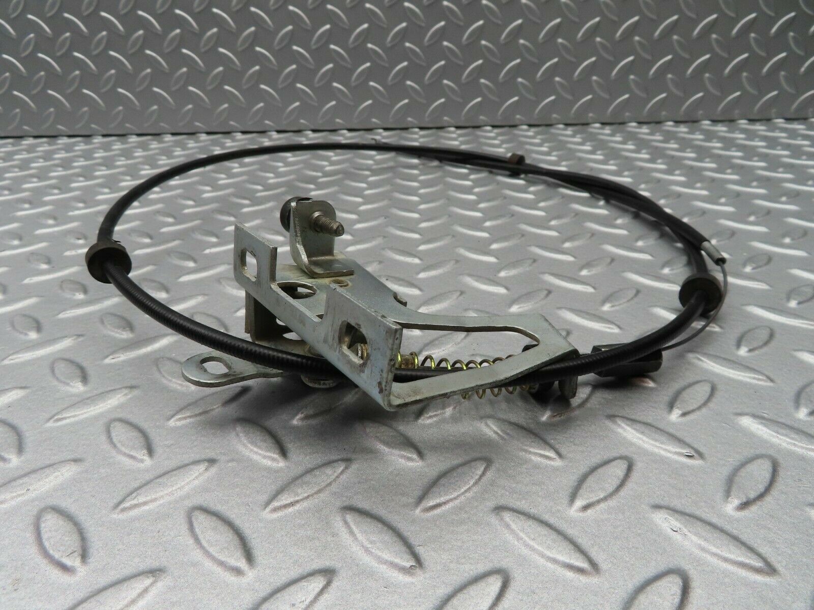5187 Mercedes-Benz R107 350SL Coupe Soft Top Mechanism Lock With Cable Right Side