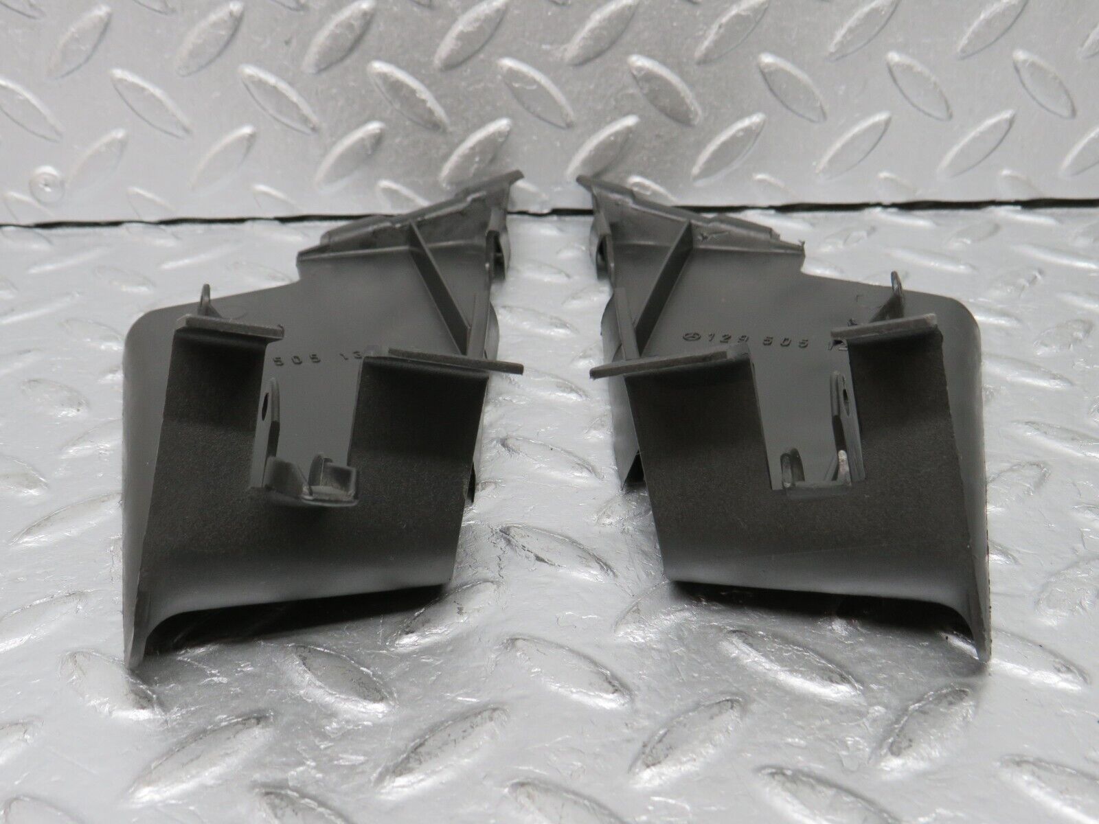 38299 Mercedes-Benz R129 280SL Coupe Radiator Fan Shroud Cover 2x 1295051388 1295051288