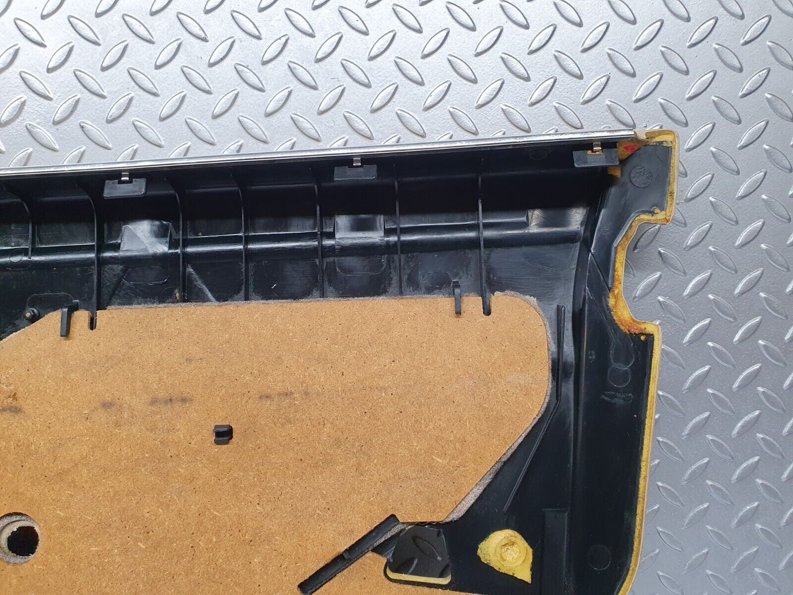 41121 Mercedes-Benz W126 300SE Front Left Door Card Beige 1267270170