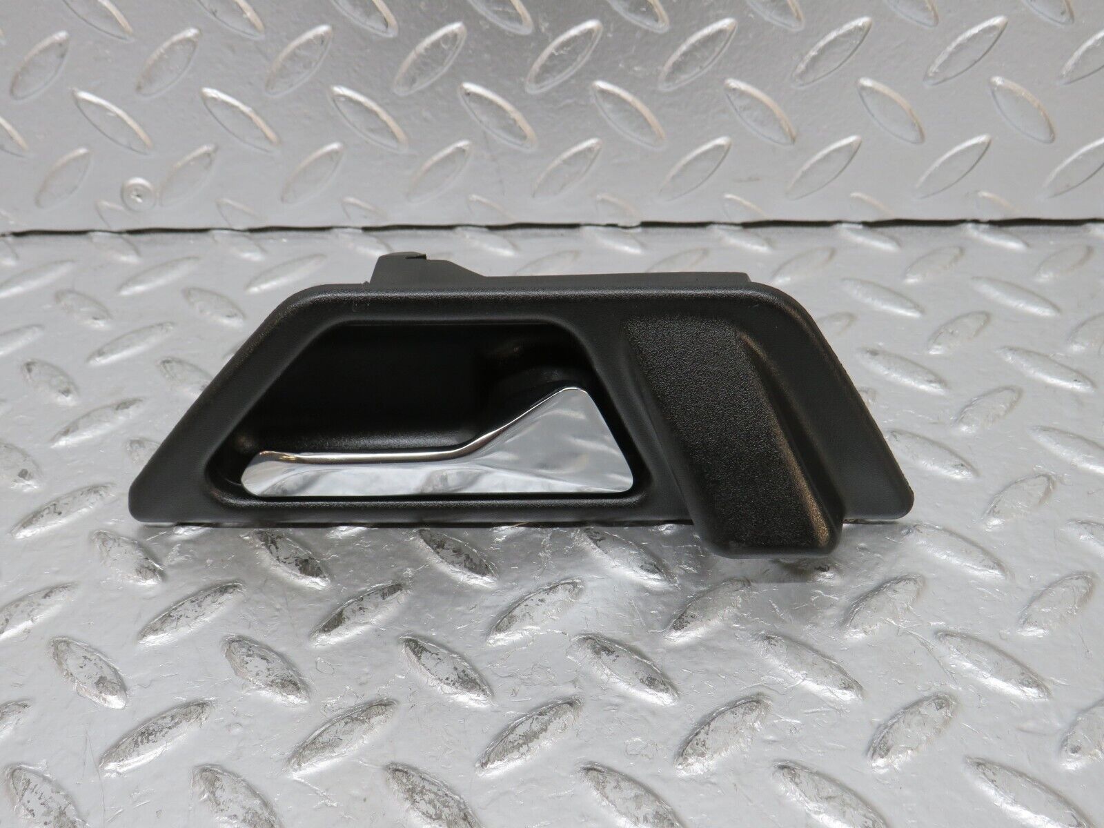 31888 Mercedes-Benz W124  Interior Door Handle Right Side 1247600261