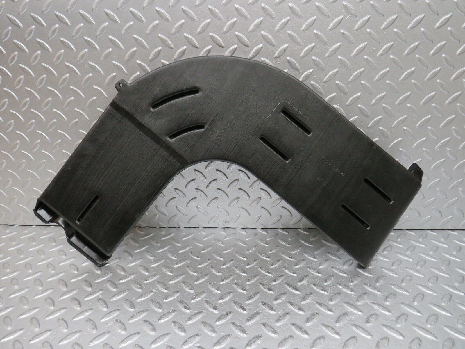 0235 Mercedes-Benz W116 350SE Ventillation Duct Right Side 1168311046