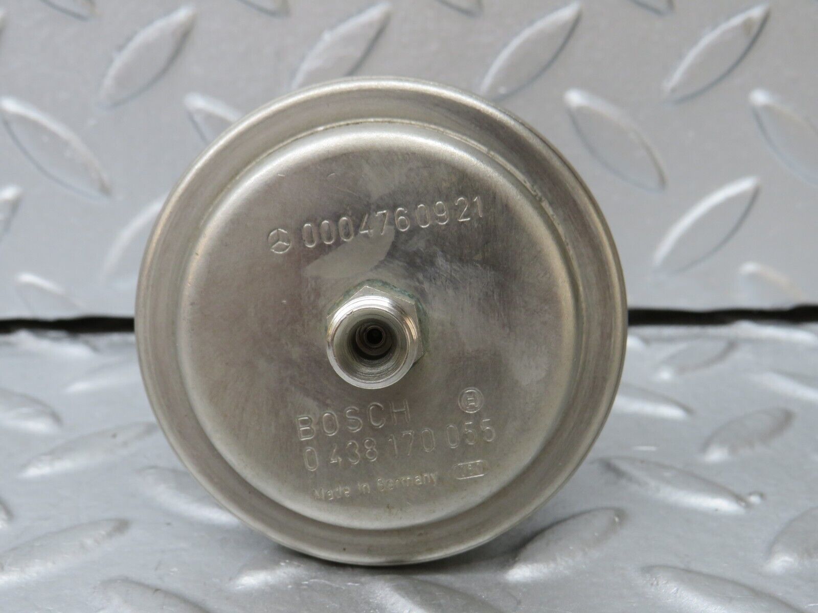 36357 Mercedes-Benz W126 420SE Fuel Pressure Regulator Bosch 0004760921 0438170055