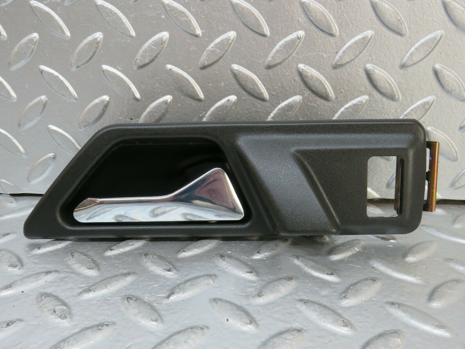 24206 Mercedes-Benz S124 220TE Interior Door Handle Rear Right 1247600261