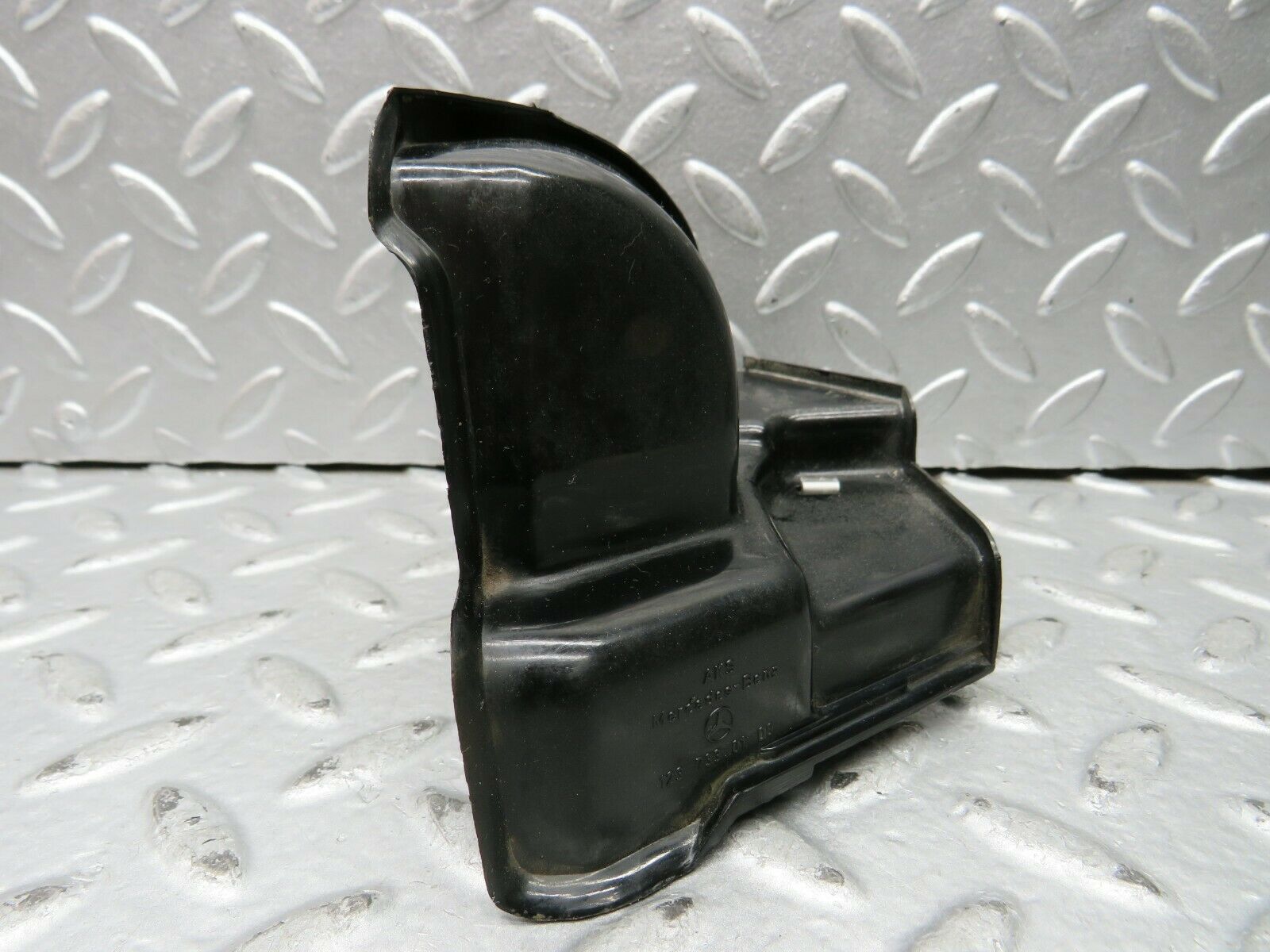 21984 Mercedes-Benz S123 280TE Rear Left Door Lock Mechanism 1237230108