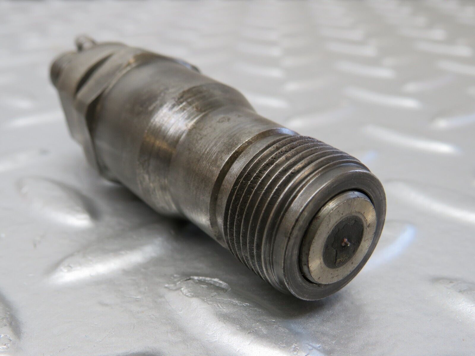 25529 Mercedes-Benz W123 200 Fuel Injector Bosch KCA27S55067