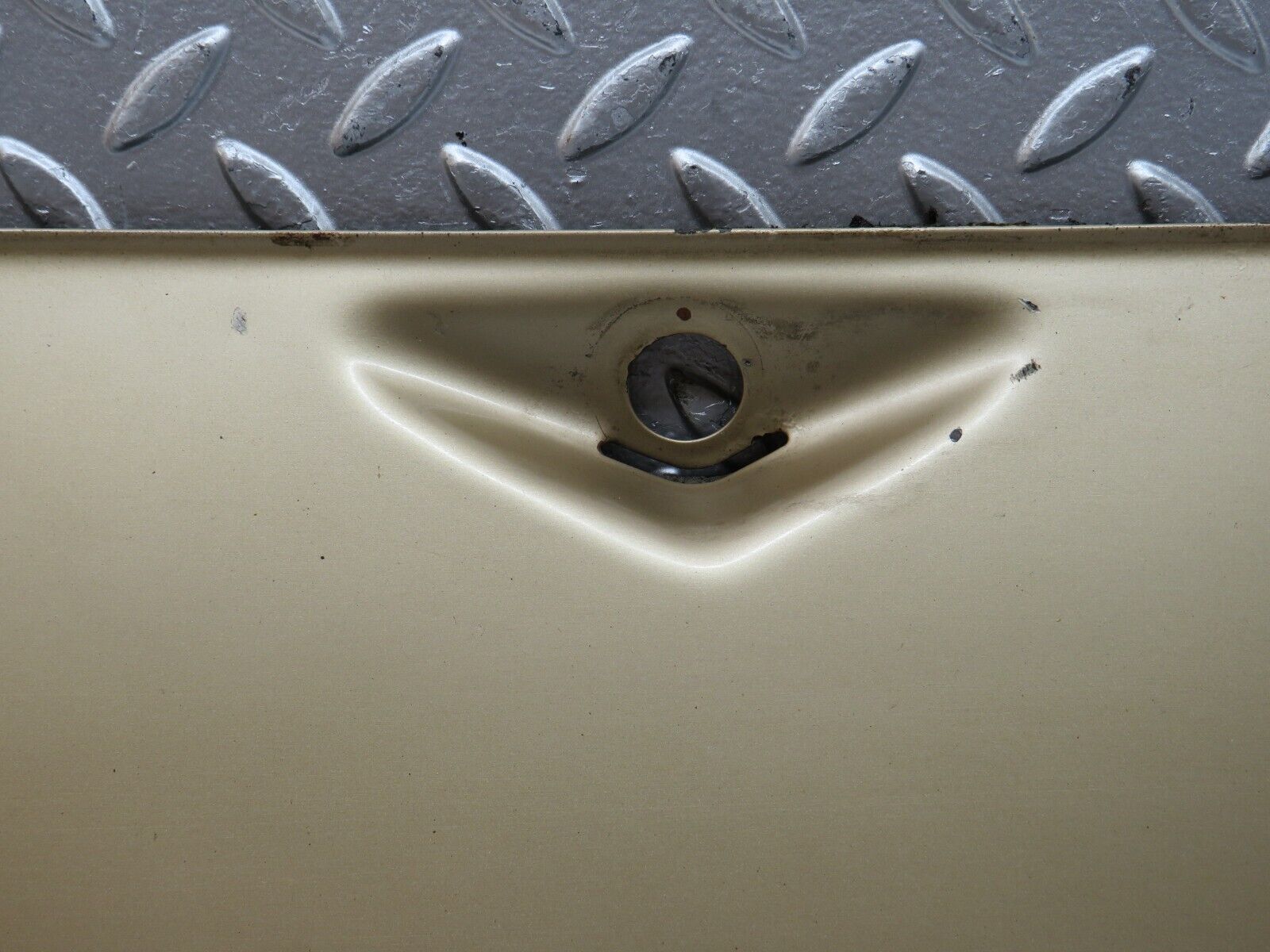 28453 Mercedes-Benz S123 240D Wagon Wiper Motor Assembly Cover Access Panel