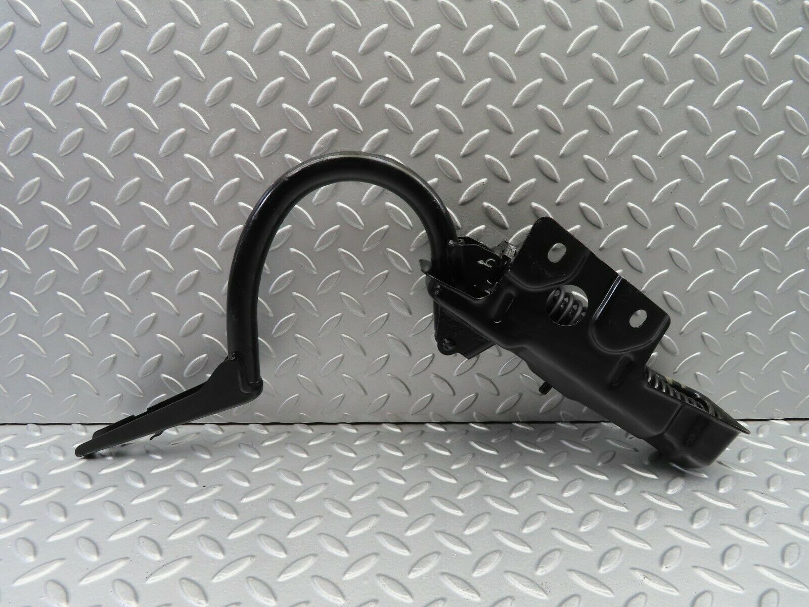 6421 Mercedes-Benz W126 380SE Trunk Lid Hinge Left Side