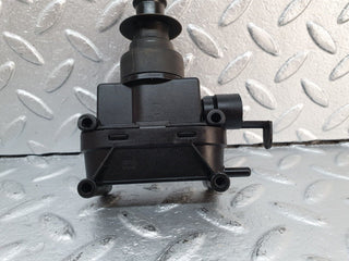 41558 Mercedes-Benz W124 200E Left Door Lock Vacuum Actuator