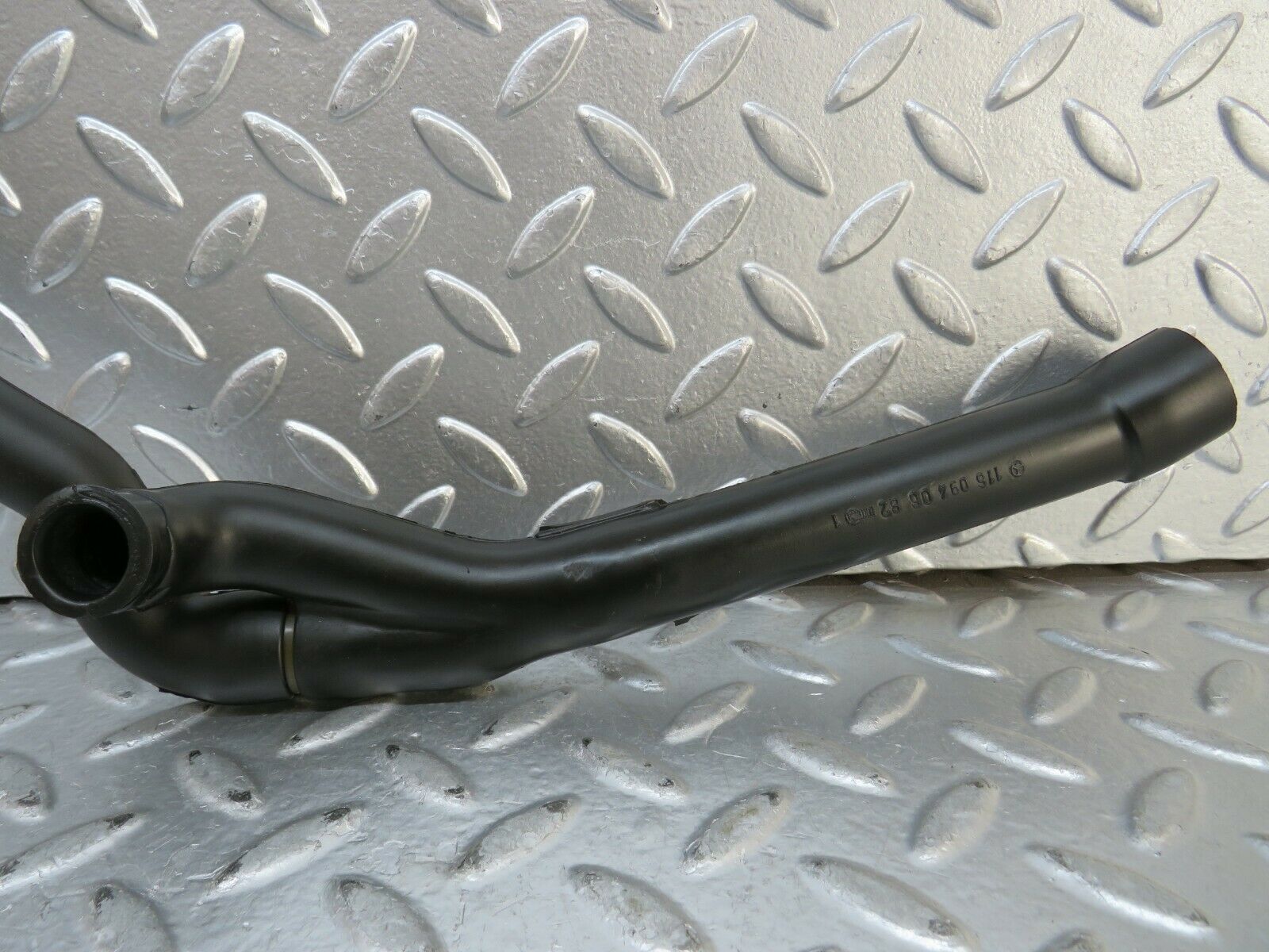 23859 Mercedes-Benz C107 450SLC Air Intake Breather Hose 1160940482 1160940682