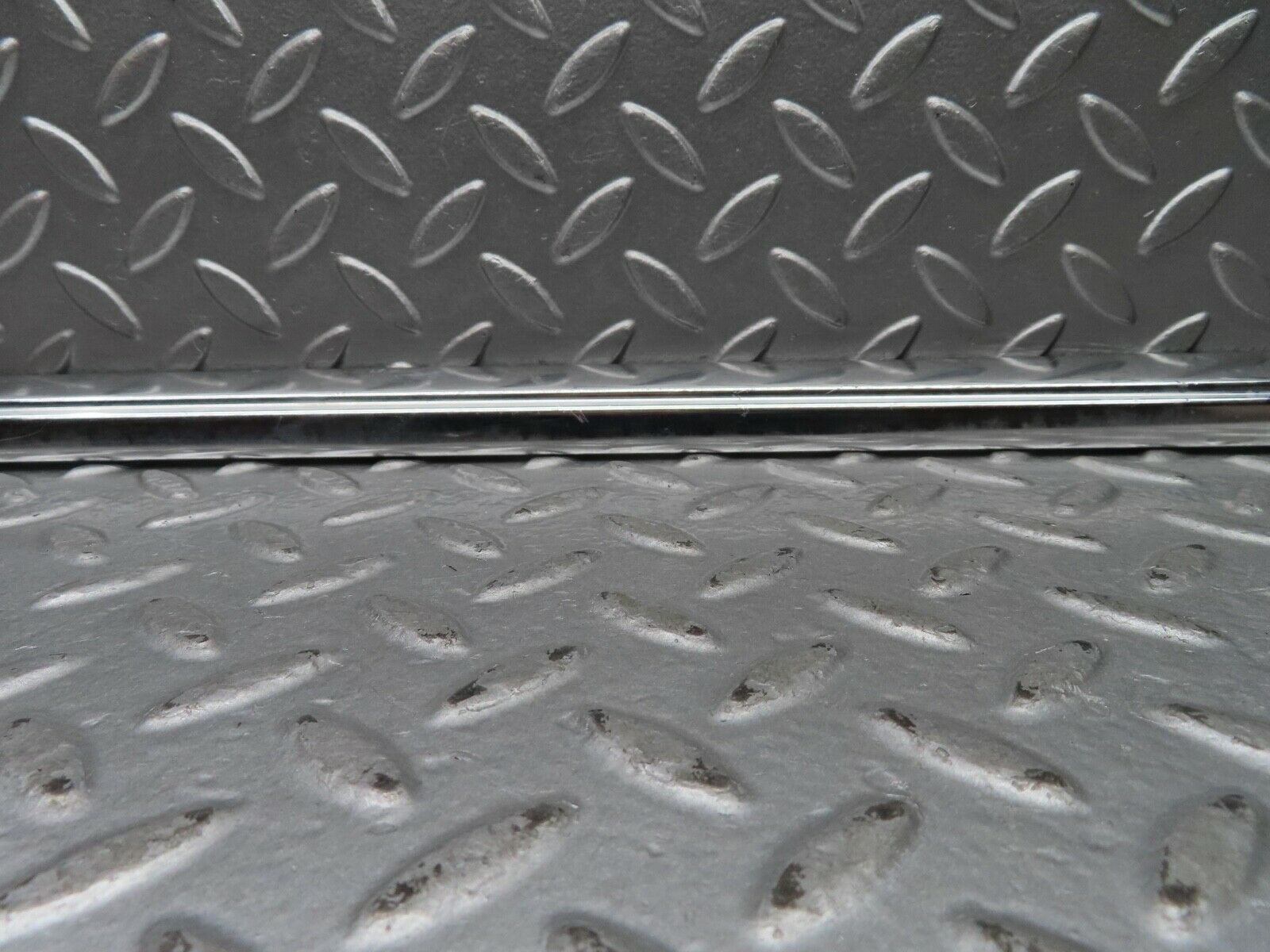 20471 Mercedes-Benz W114 280CE Coupe Right Door Chrome Moulding Trim