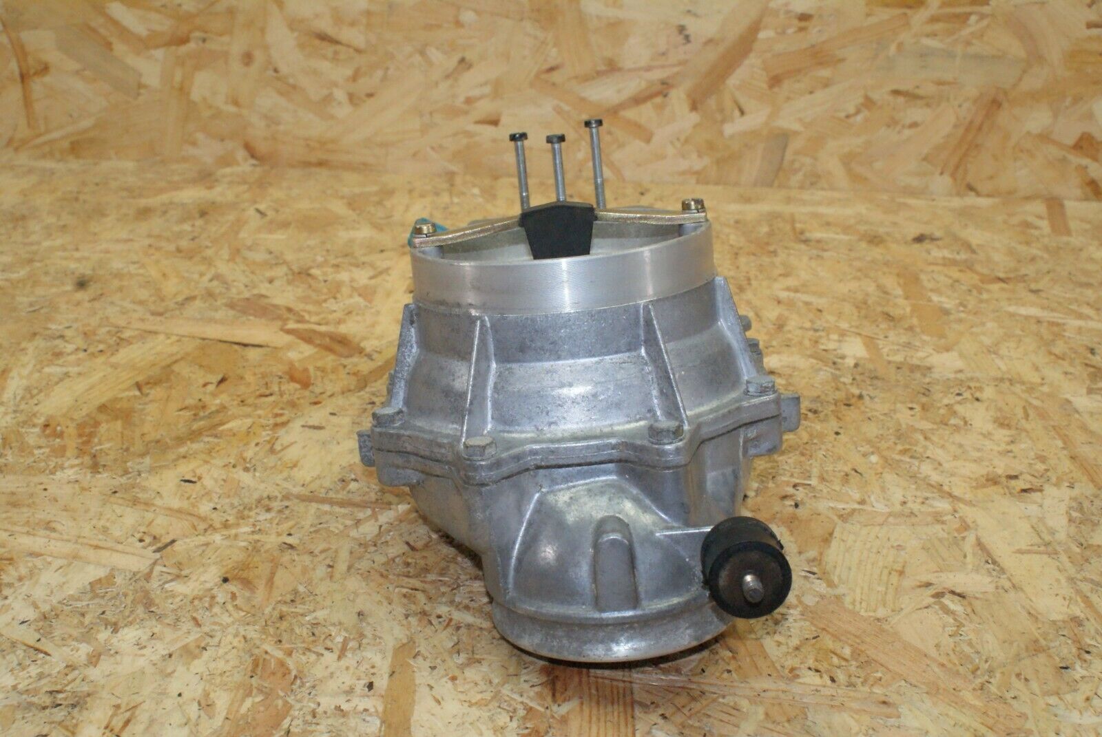 2350 Mercedes-Benz W123 280E Air Flow Mass Meter Sensor Bosch 0438120032