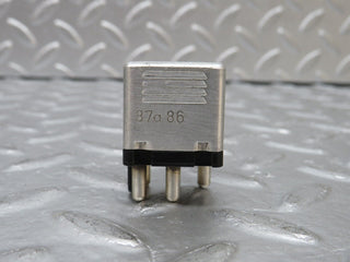 32473 Mercedes-Benz S124 300TE Wagon Multi Purpose Relay 0015420219