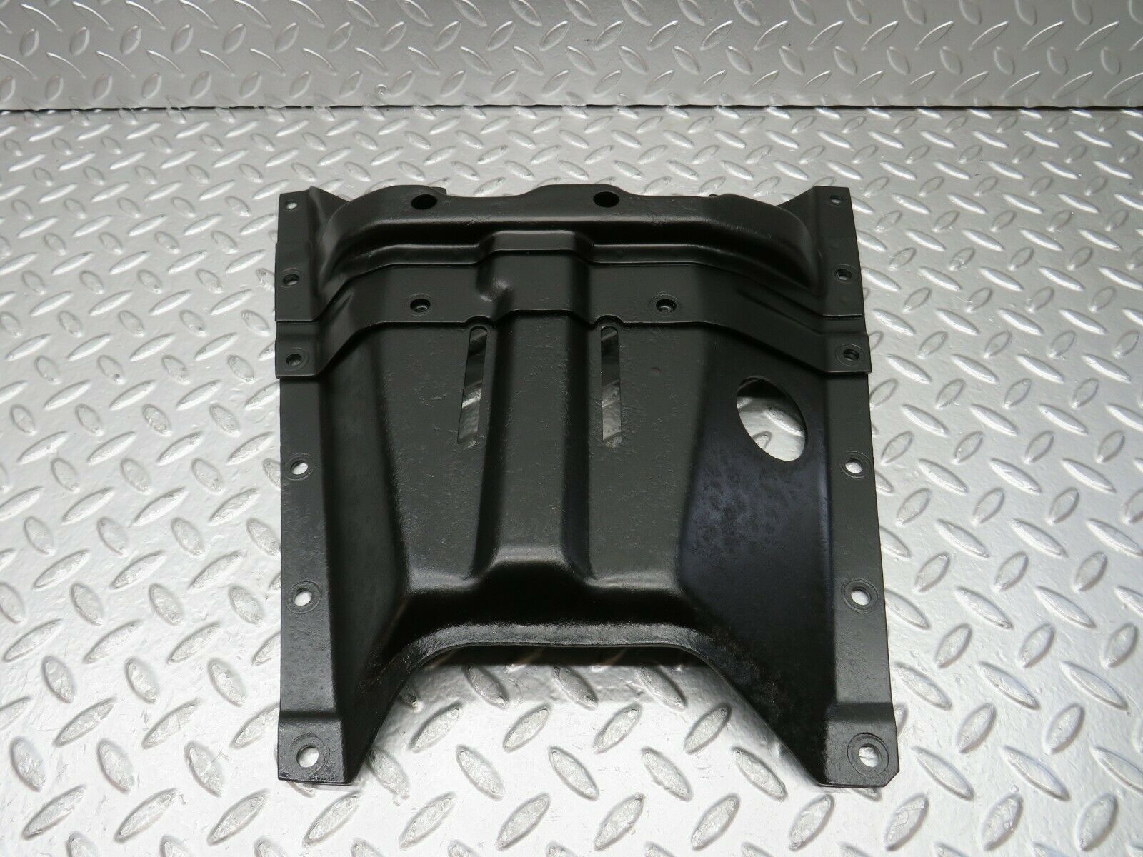 22865 Mercedes-Benz C107 450SLC Coupe Gearbox Mount Bracket Holder
