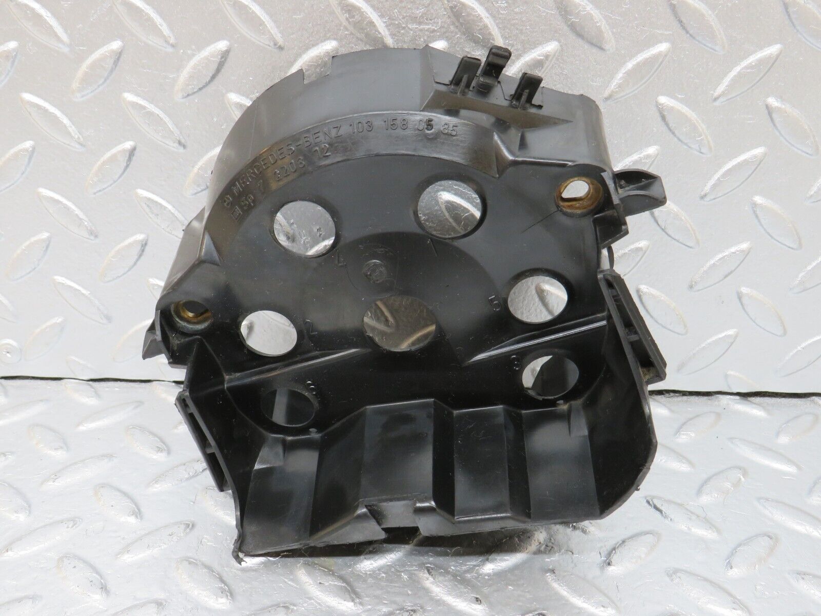 34186 Mercedes-Benz W124 260E Ignition Distributor Suppressor Cover 1031580585