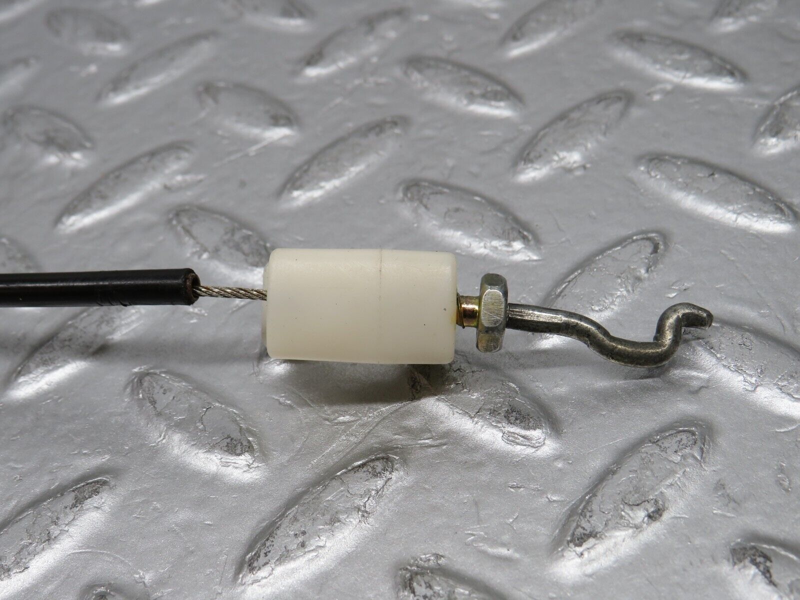 37803 Mercedes-Benz A124 320E Cabriolet Door Lock Cable