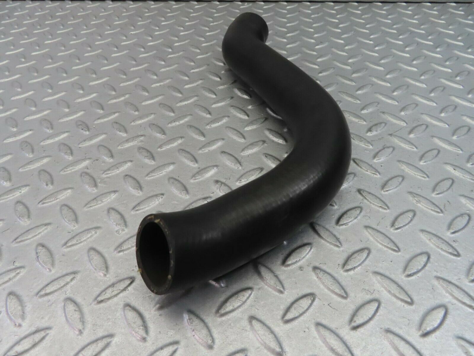 8531 Mercedes-Benz R107 Radiator Hose 1075010682