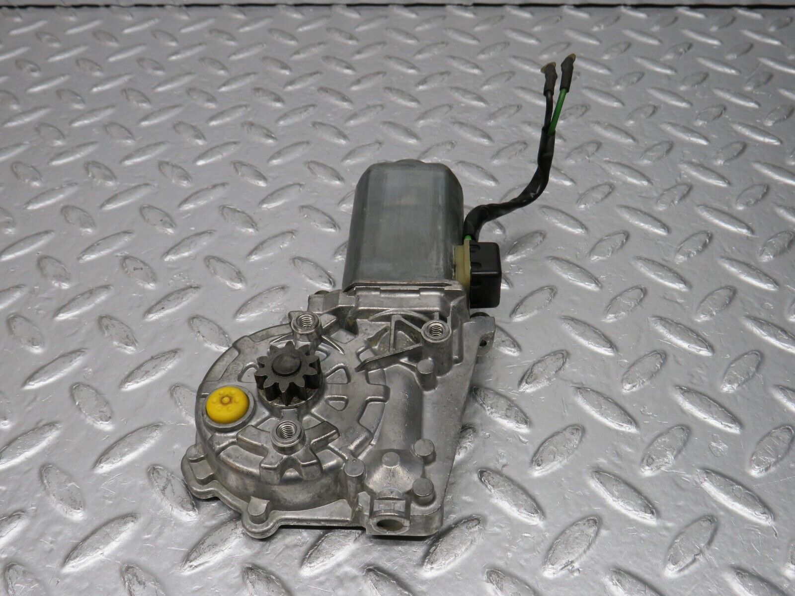 32451 Mercedes-Benz S124 300TE Window Regulator Motor Left Bosch 0130821284