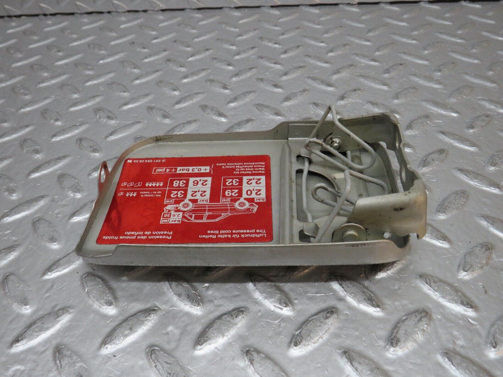 31720 Mercedes-Benz W201 190LE 1.8L Fuel Tank Flap Cap 2015842839