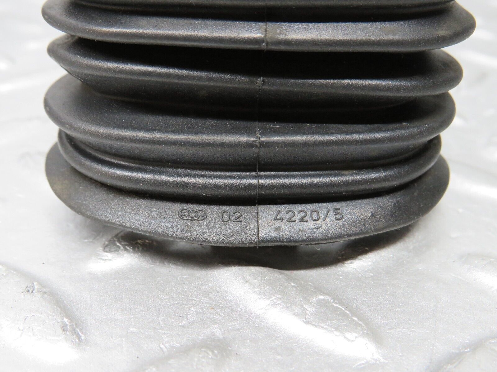 38138 Mercedes-Benz A124 320E Cabriolet Front Door Wire Protector Rubber  1248210197