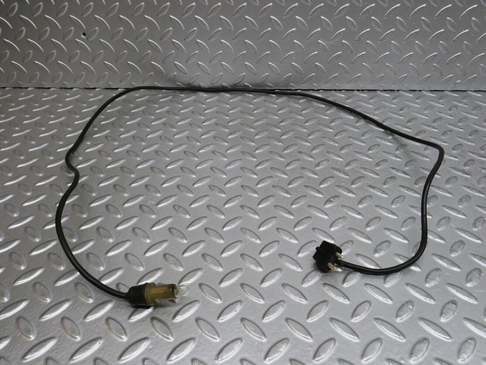 29593 Mercedes-Benz W124 230E Front Wing Indicator Cable Wire 1249971881
